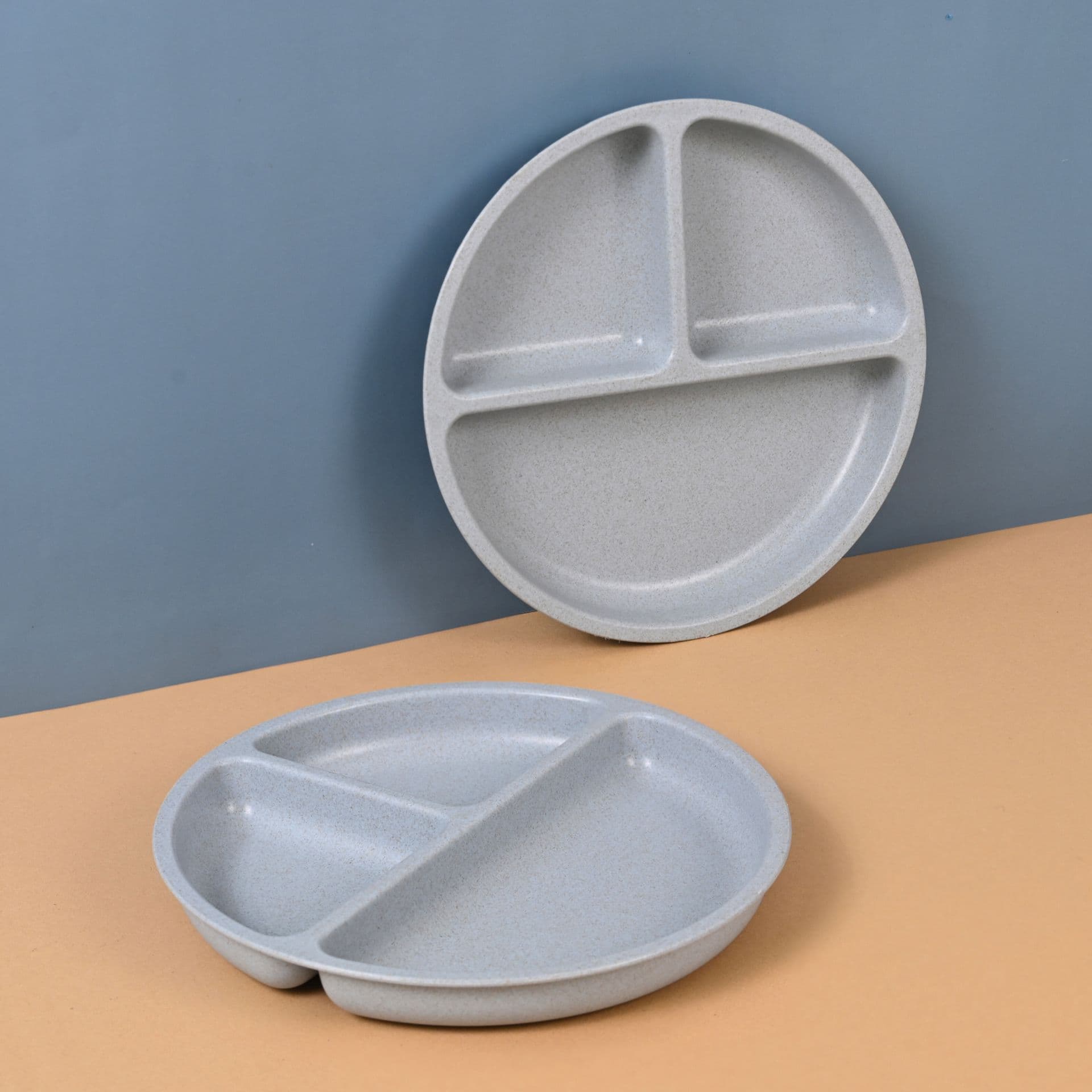 round snack plate made from rice husk - Thulira sustainable product